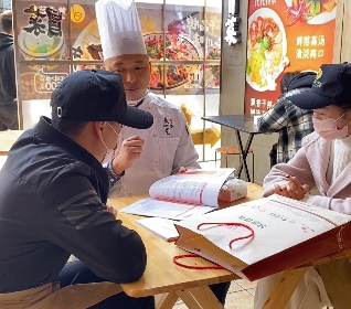 营业门店亲临顾客现场实操