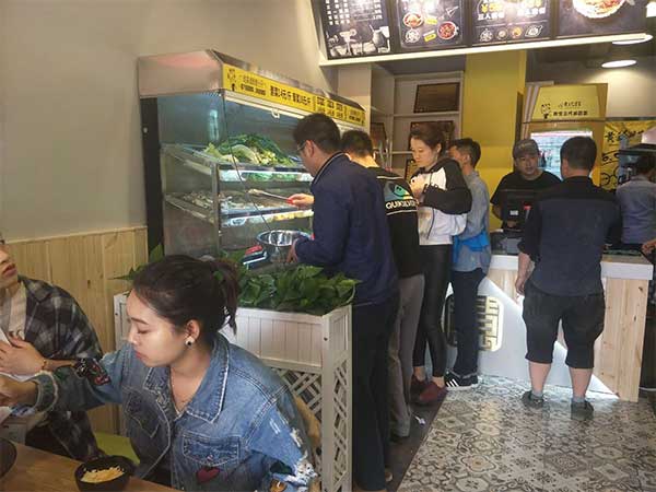 黄手艺冒菜加盟店