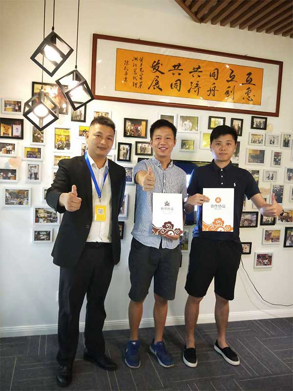 热烈欢迎广东清远陈先生加入鼎源餐饮大家庭!